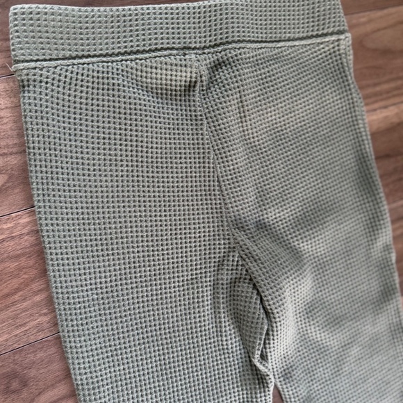 Aerie | S High-Waisted Waffle Flare Pants Olive Green - Picture 5 of 8